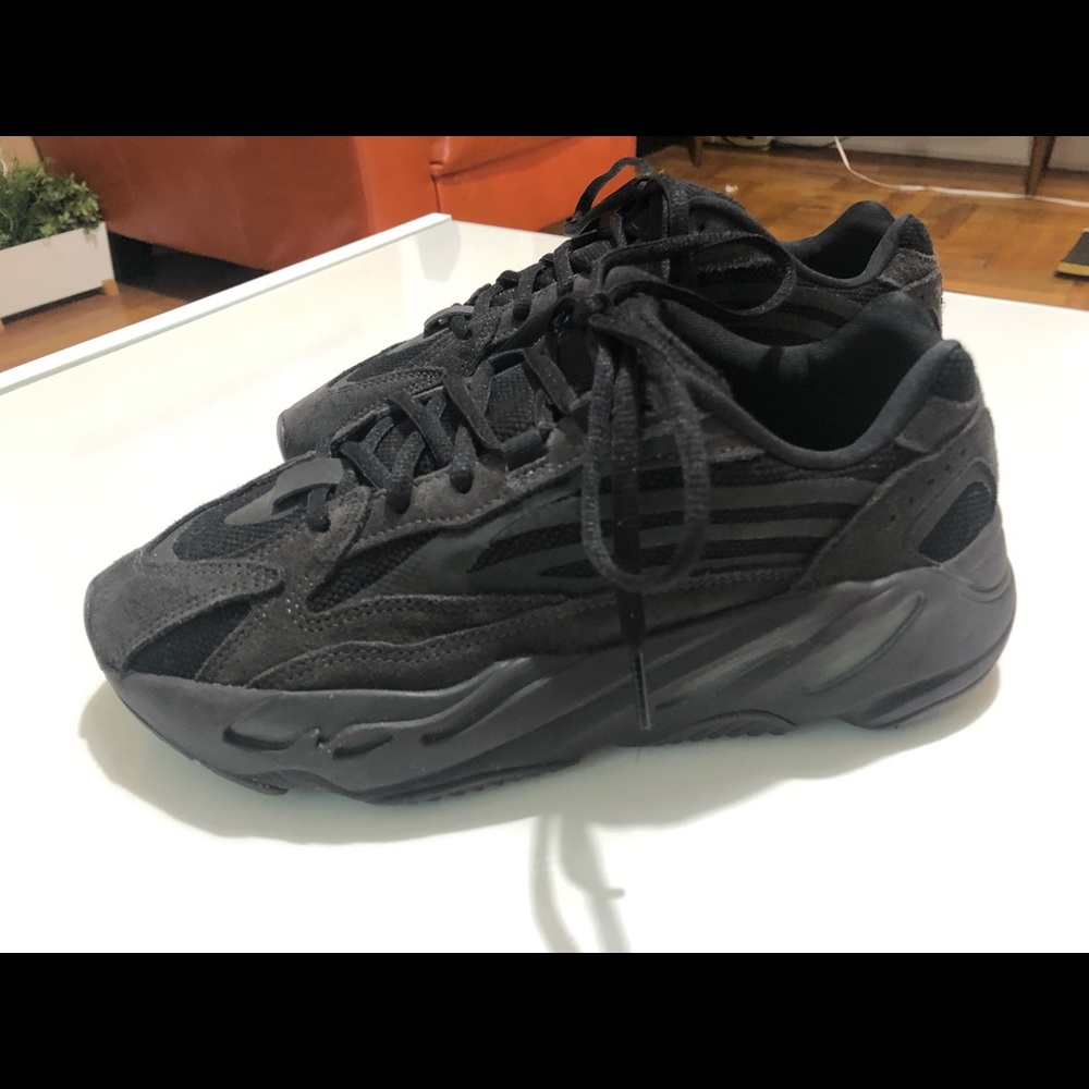 Yeezy Boost 700 V2 Vanta